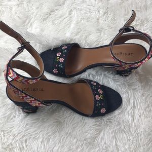 NWOT Indigo Rd. Denim Sandal Block Heels